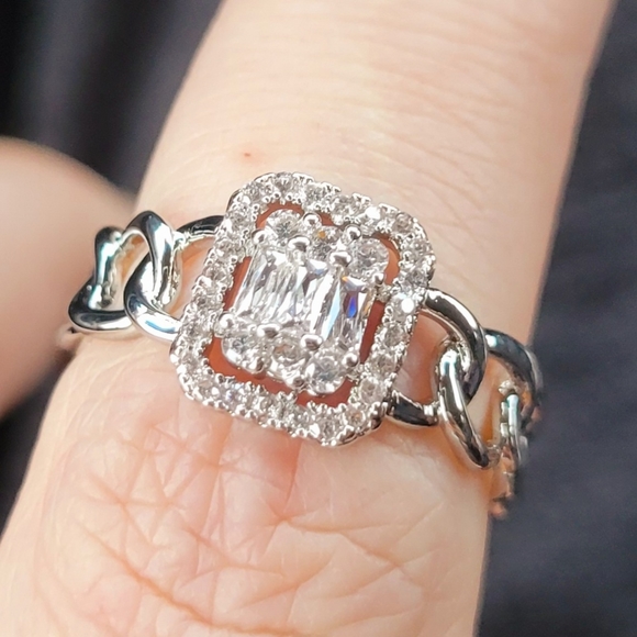 Diamond Halo Clear Crystal Silver Chain Link Band Ring Size 6 - Picture 1 of 10